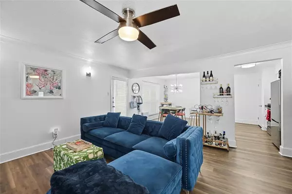 Dallas, TX 75206,5927 E University Boulevard #221