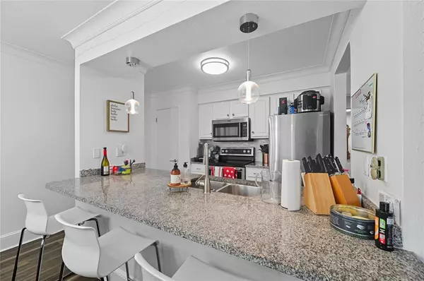 Dallas, TX 75206,5927 E University Boulevard #221