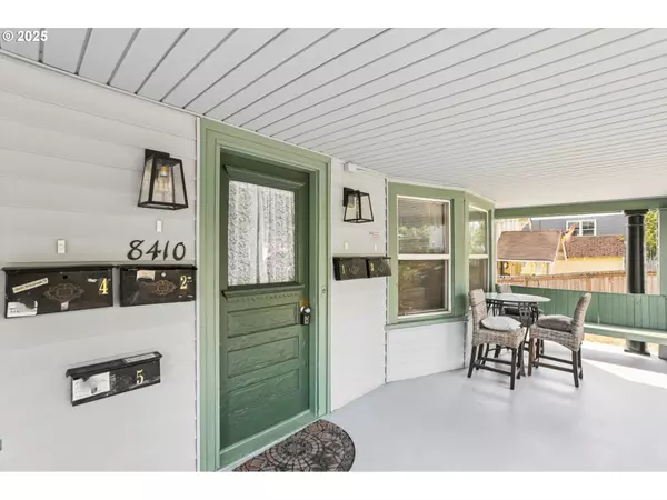 Portland, OR 97202,8410 SE 21ST AVE