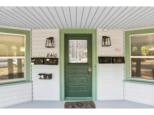 Portland, OR 97202,8410 SE 21ST AVE