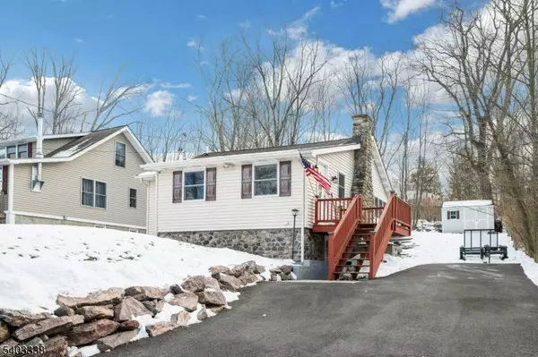 32 Overlook Road, West Milford Twp., NJ 07480