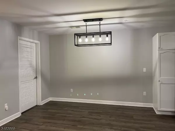 Green Brook Twp., NJ 08812,1223 King Ct #1223