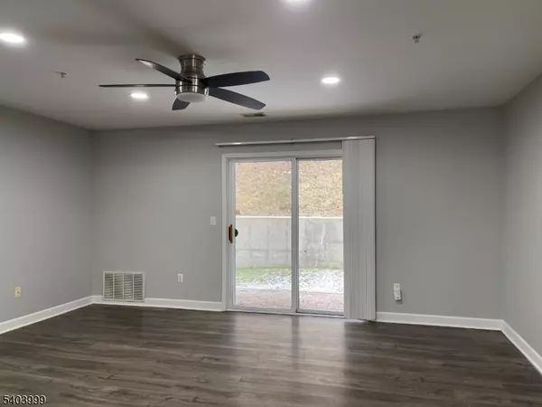 Green Brook Twp., NJ 08812,1223 King Ct #1223