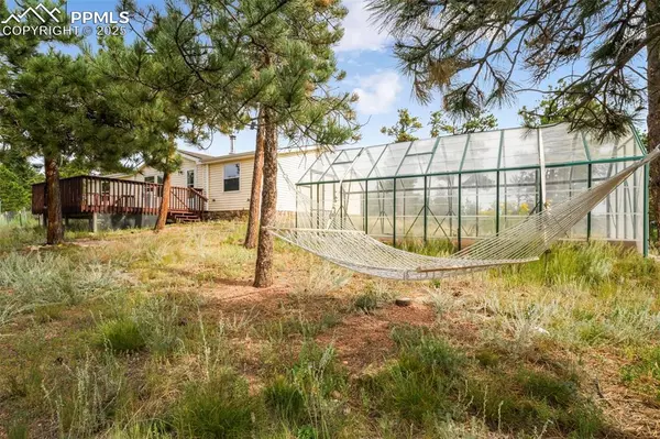 Florissant, CO 80816,696 Calle De La Nieva