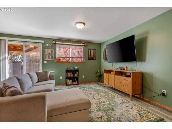 Newberg, OR 97132,492 S DONNA DR