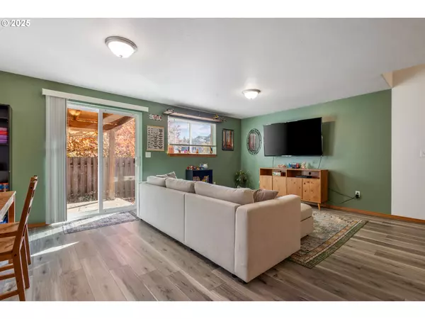 Newberg, OR 97132,492 S DONNA DR