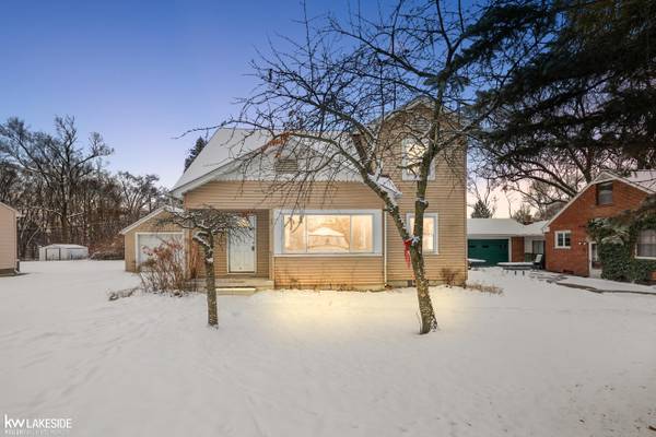 7618 Sylvan ST, Shelby Twp, MI 48317