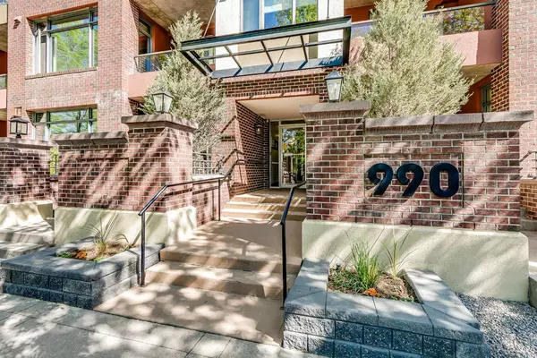 Calgary, AB T2E 2M9,990 Centre AVE NE #106