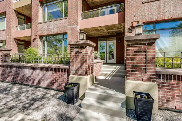 Calgary, AB T2E 2M9,990 Centre AVE NE #106