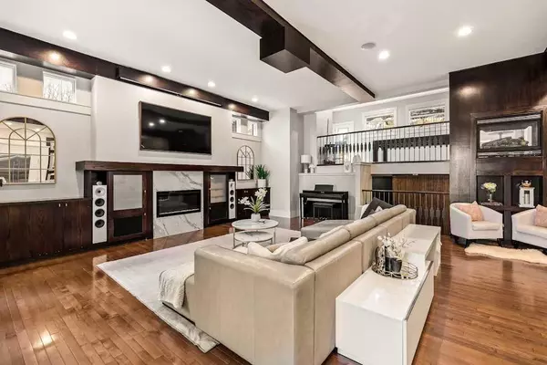 Calgary, AB T3H 3T2,19 Sienna Ridge Bay SW