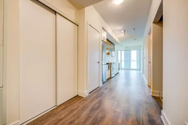 Toronto C15, ON M2J 4T1,188 Fairview Mall DR #319