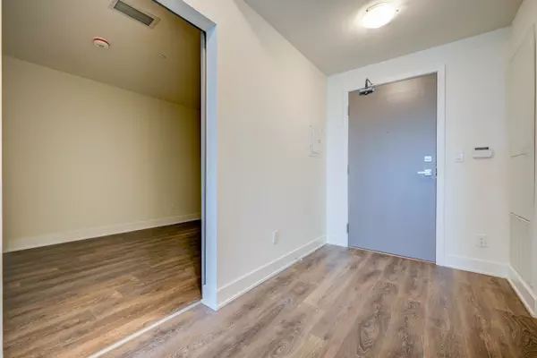 Toronto C15, ON M2J 4T1,188 Fairview Mall DR #319