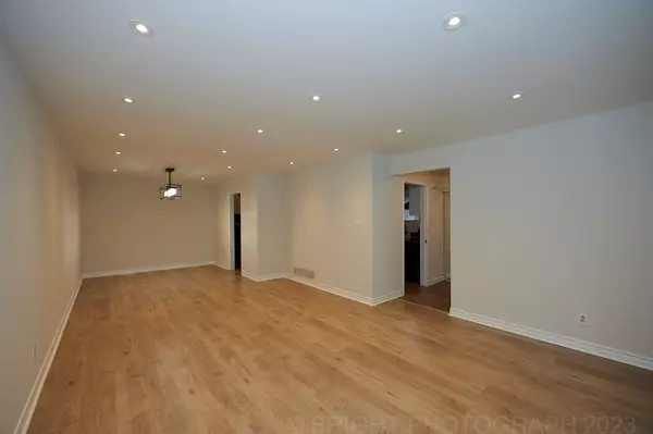 Toronto C15, ON M2J 3Z7,36 Ladner DR