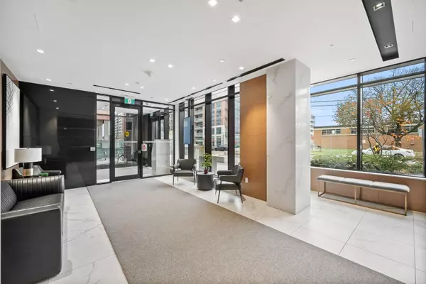 Toronto C06, ON M3H 0E7,8 Tippett RD #607