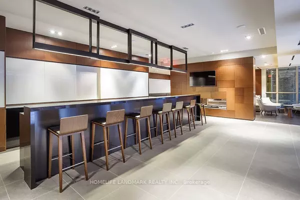 Toronto C01, ON M5H 0B1,70 Temperance ST #3215