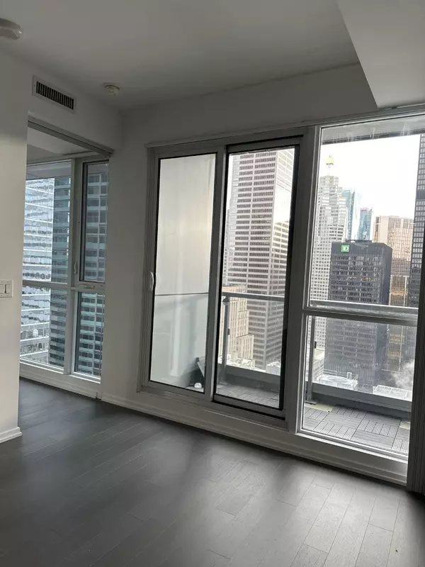 Toronto C01, ON M5H 4E8,70 Temperance ST #3508