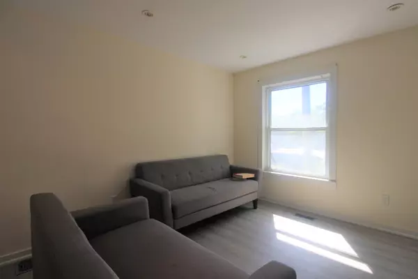 Toronto C01, ON M6H 4A2,303 St Helens AVE