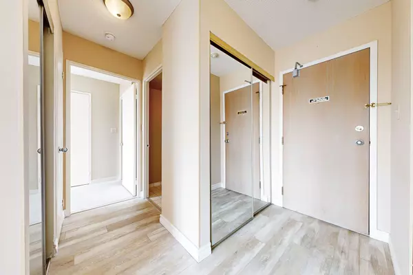 Whitby, ON L1N 8Z1,711 Rossland RD E #706