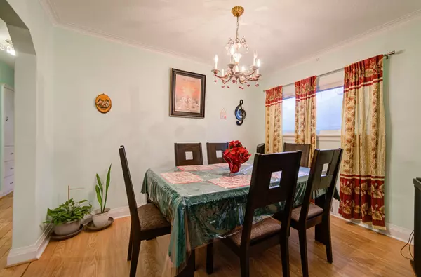 Toronto E08, ON M1N 3Z8,63 Midland AVE