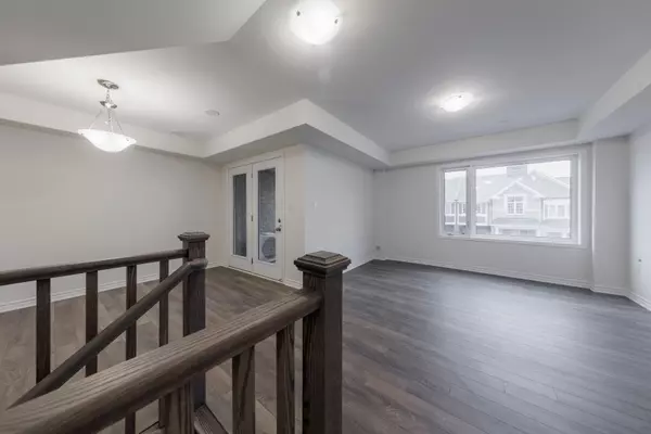 Pickering, ON L1X 0N2,3356 Swordbill ST