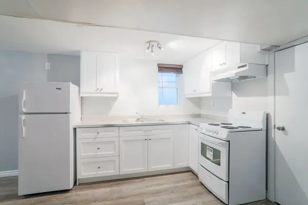 Toronto E06, ON M1N 1W1,18 Northview AVE #Lower