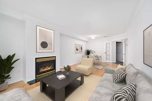 Toronto E02, ON M4E 1H2,2365 Queen ST E #203