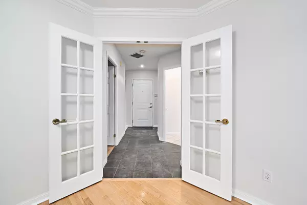 Toronto E02, ON M4E 1H2,2365 Queen ST E #203