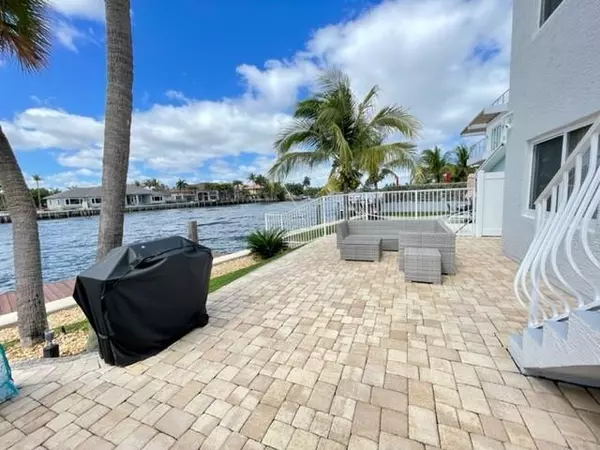 Pompano Beach, FL 33062,1705 N Riverside Dr #7