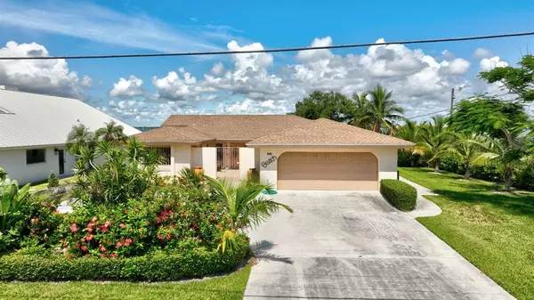 Hutchinson Island, FL 34949,1701 Bayshore Dr