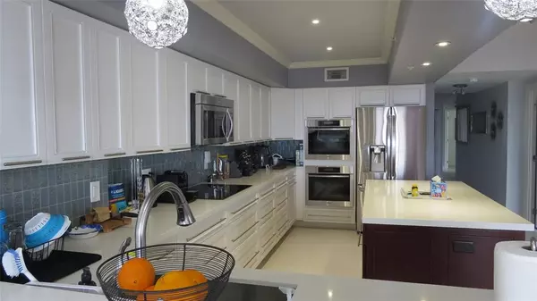 Pompano Beach, FL 33062,2880 NE 14th Street Cswy #601