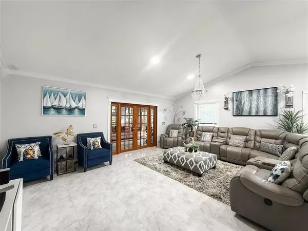 Coral Springs, FL 33071,1450 Lakeview Cir