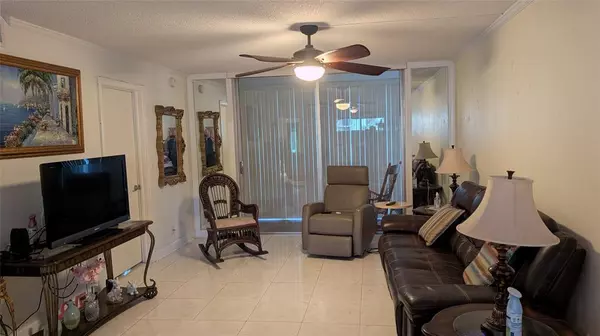 Pembroke Pines, FL 33025,9300 N Hollybrook Lake Dr #106