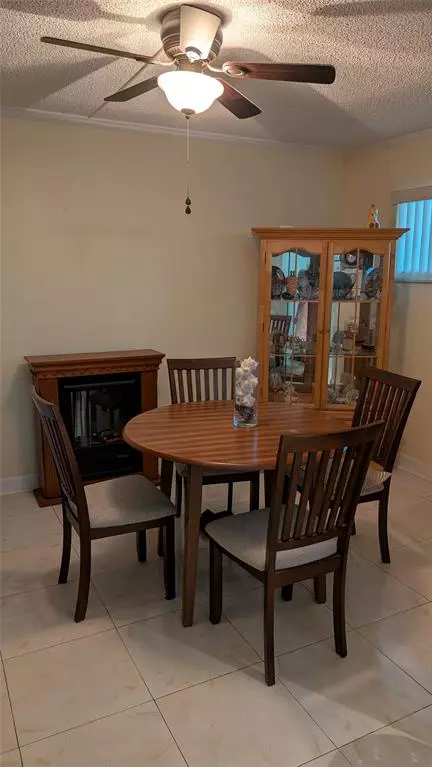 Pembroke Pines, FL 33025,9300 N Hollybrook Lake Dr #106