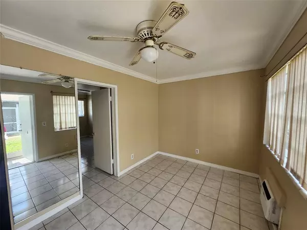 Hollywood, FL 33020,2211 LINCOLN ST #9