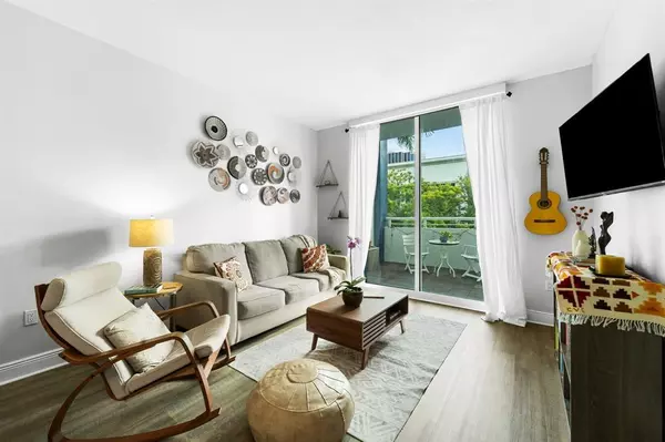 Miami, FL 33132,275 NE 18 ST #202