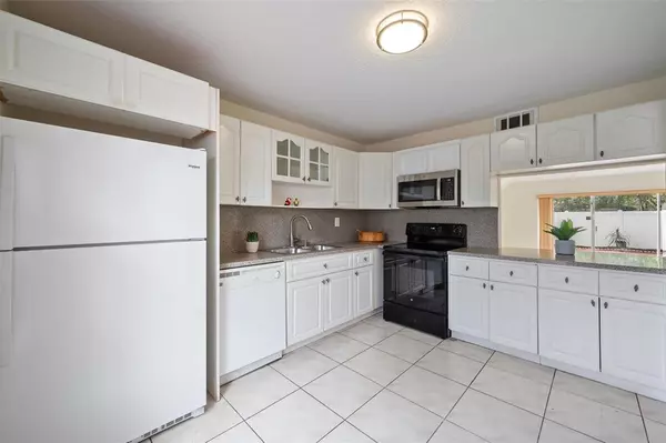 Davie, FL 33314,4024 SW 67th Ter #2