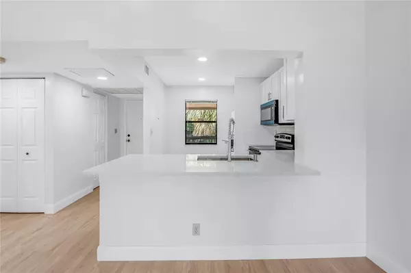 Coconut Creek, FL 33066,3211 S Carambola Cir S #23106