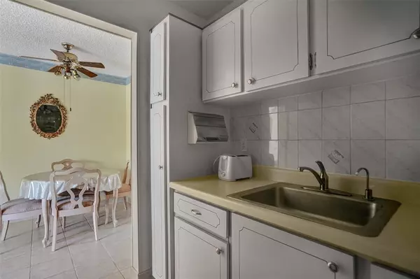 Fort Lauderdale, FL 33308,2000 NE 51st Ct #205