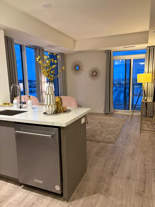 Vaughan, ON L4K 2M9,8960 Jane ST #1104