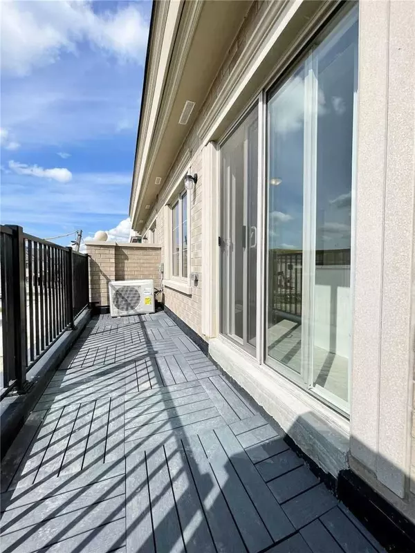 Richmond Hill, ON L4C 5G9,9440 Bayview AVE #Coach