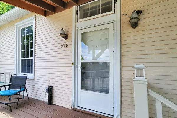 Bradford West Gwillimbury, ON L3Z 1R6,178 Barrie ST