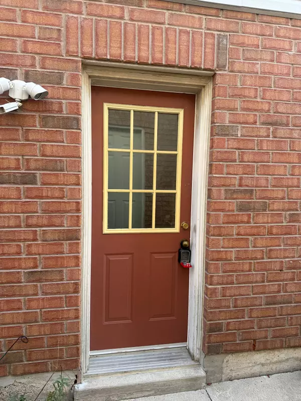 Brampton, ON L7A 2L6,4 Ridgemore CRES