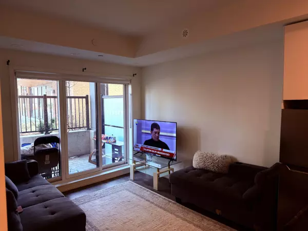 Toronto W04, ON M6M 0C3,135 Canon Jackson DR #111