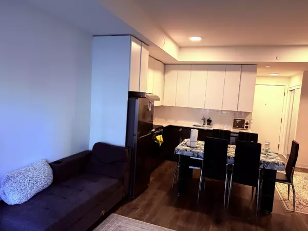 Toronto W04, ON M6M 0C3,135 Canon Jackson DR #111