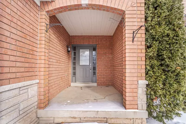 Mississauga, ON L5N 8N9,7307 Cork Tree ROW