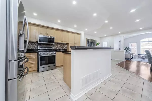 Mississauga, ON L5N 8N9,7307 Cork Tree ROW