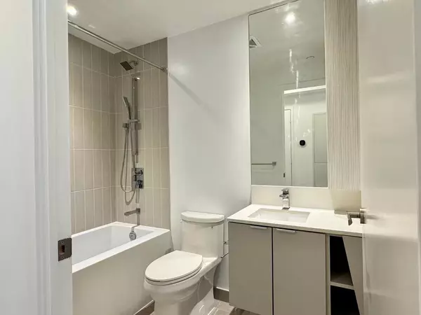 Mississauga, ON L5B 0M4,3883 Quartz RD #4112