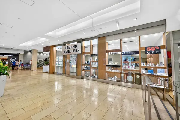 100 City Centre DR #1-174, Mississauga, ON L5B 2C9