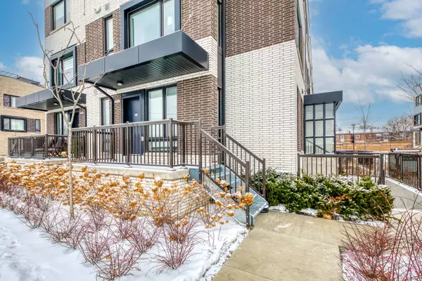 Toronto W03, ON M6N 0B5,40 Ed Clark Gardens BLVD #14