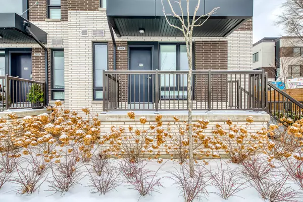 Toronto W03, ON M6N 0B5,40 Ed Clark Gardens BLVD #14